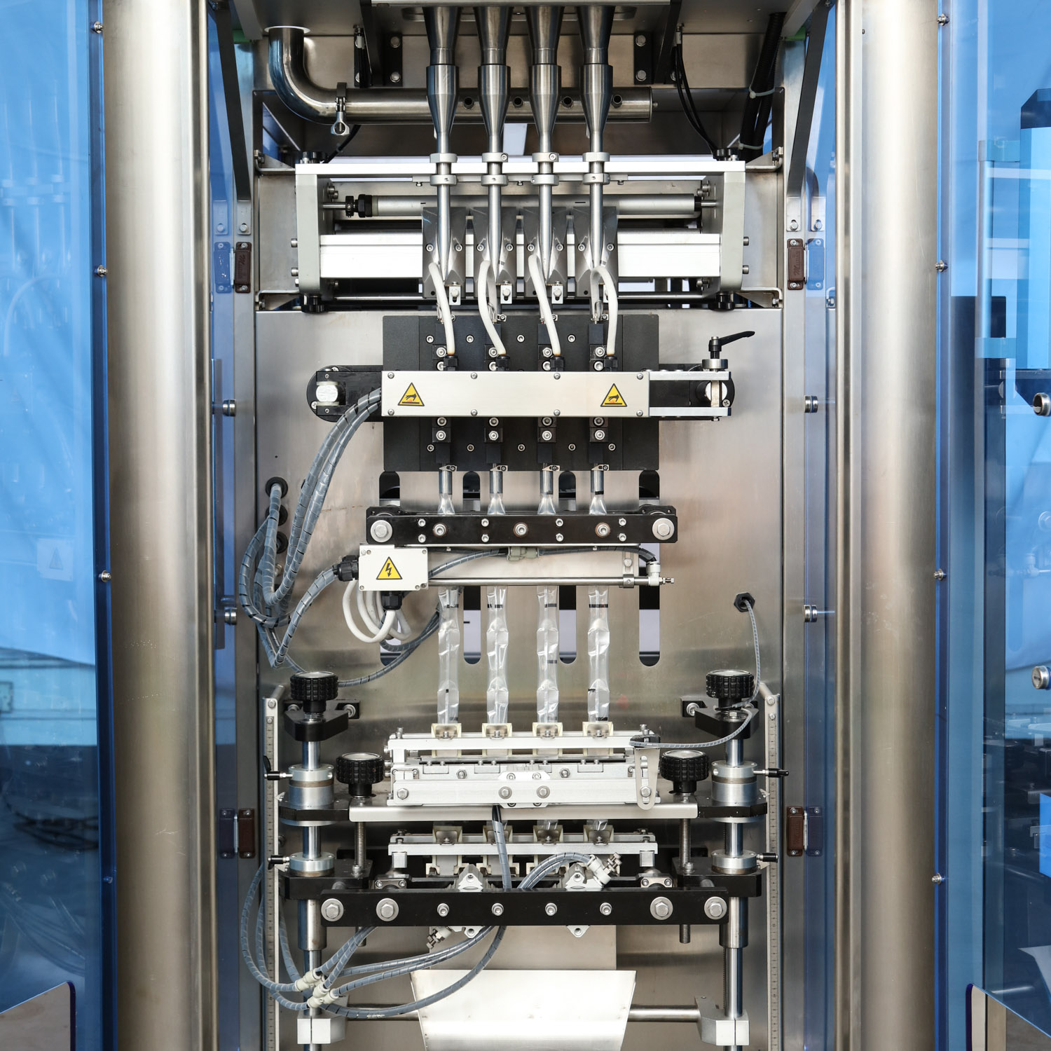 Máquina de envasado de líquidos de bolsa de varilla de sellado vertical automática de múltiples líneas